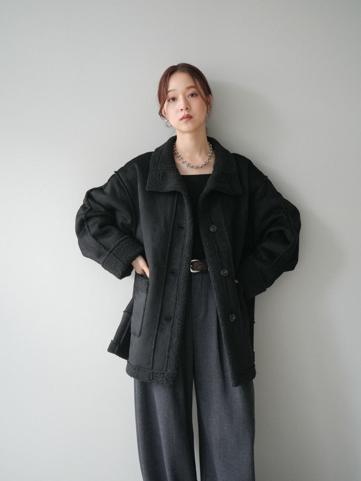 [SET]スタンドネックフェイクムートンミディアムコート+カップ付きバッククロスキャミソール(2set)