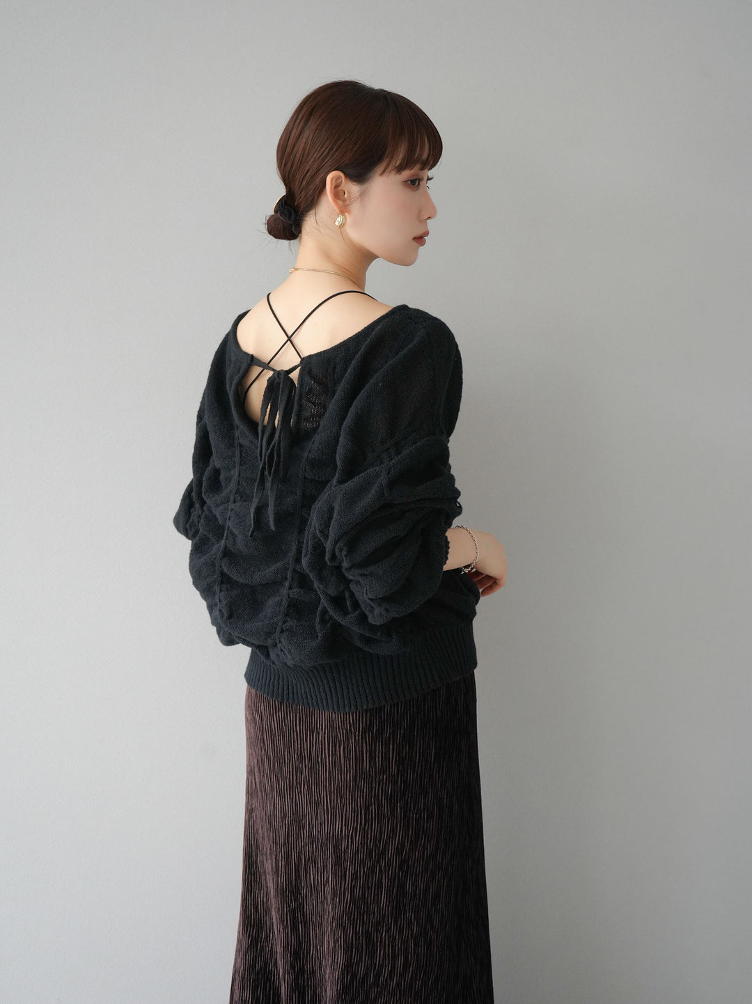[予約]バックオープンシャーリングニットプルオーバー/ブラック
