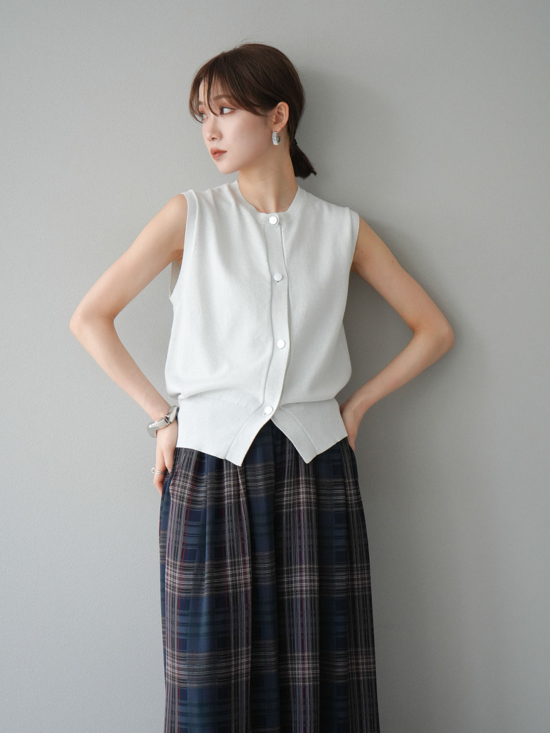 [SET] 金銀絲針織背心 + 透視格紋寬鬆褲 (2 件套)