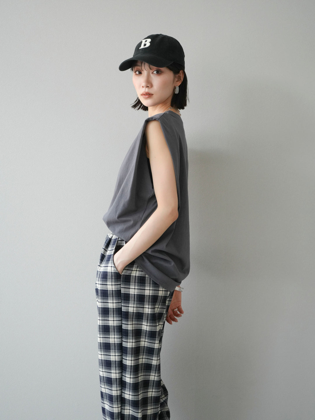 【預購】肩部褶皺法式袖套頭衫/黑色