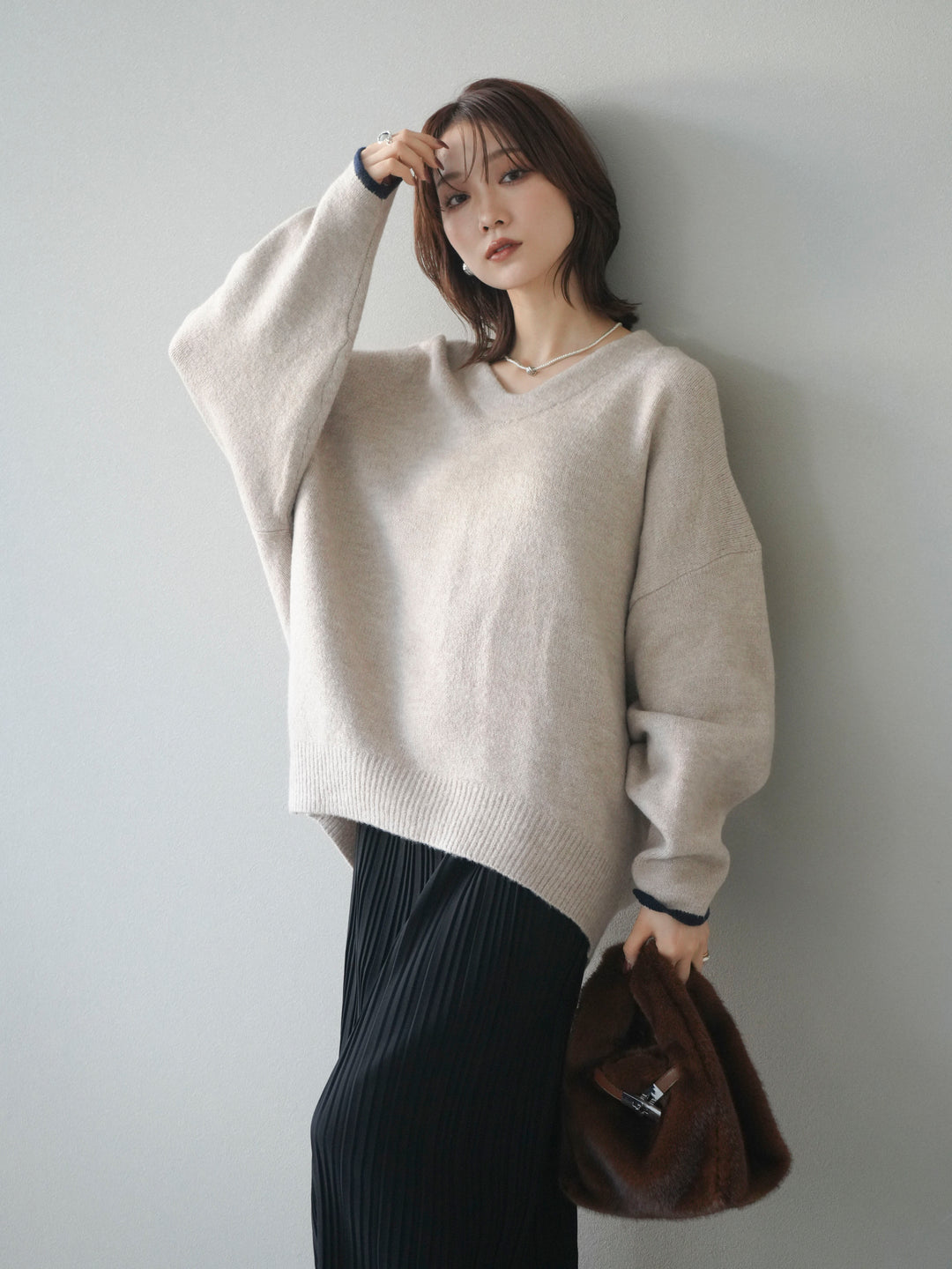 [SET]Vネック配色スリーブニットプルオーバー+選べるアクセセット(2set)