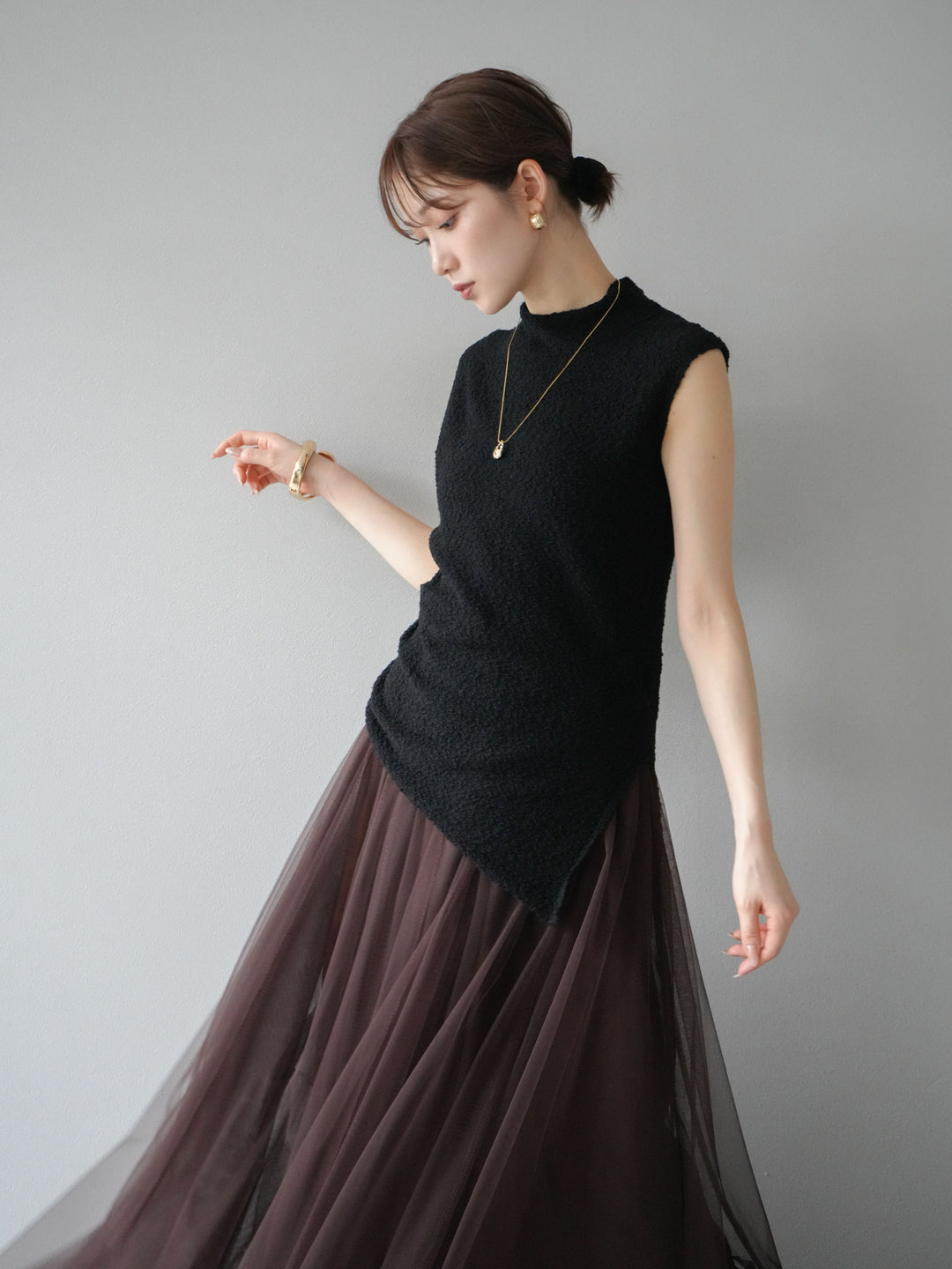 [SET]ブークレアシメニットノースリーブトップス+チュールボリュームスカート(2set)