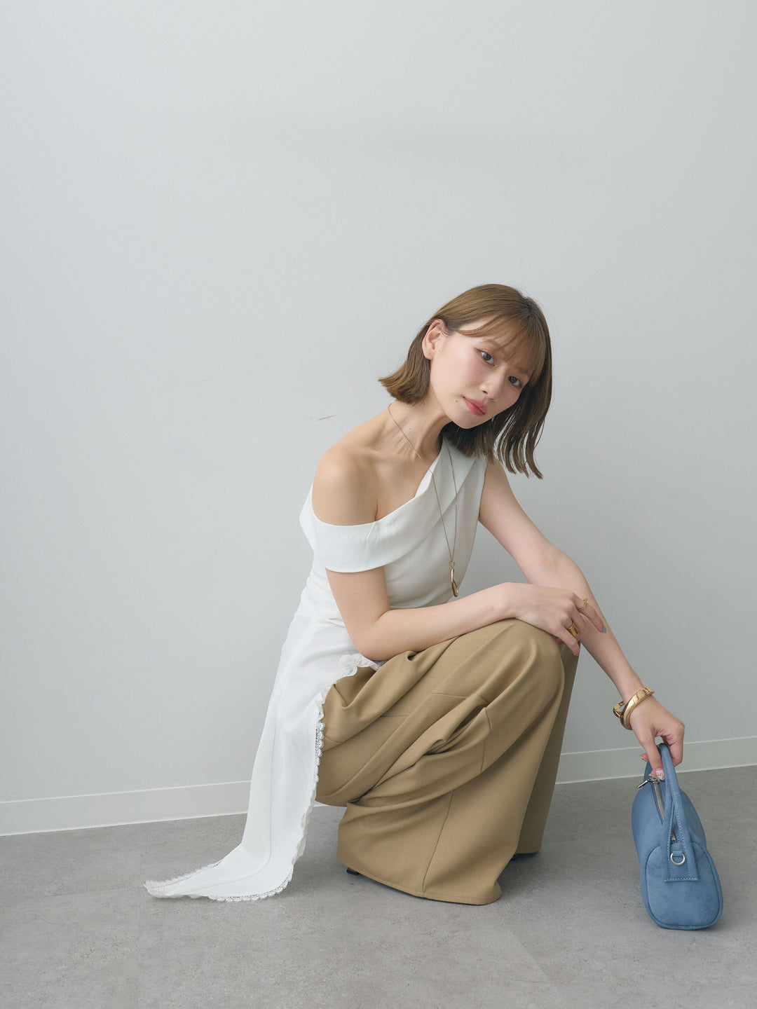 [SET]アシンメトリーラッフルレースヘムトップス+クレープデシンタックワイドパンツ(2set)
