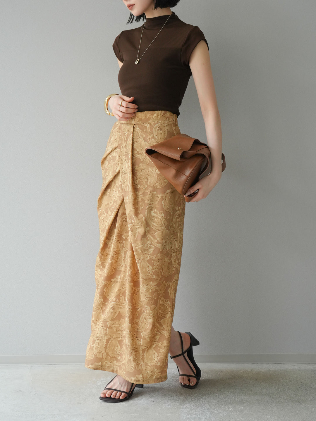 [予約]ペイズリープリントタックIラインスカート/ベージュ