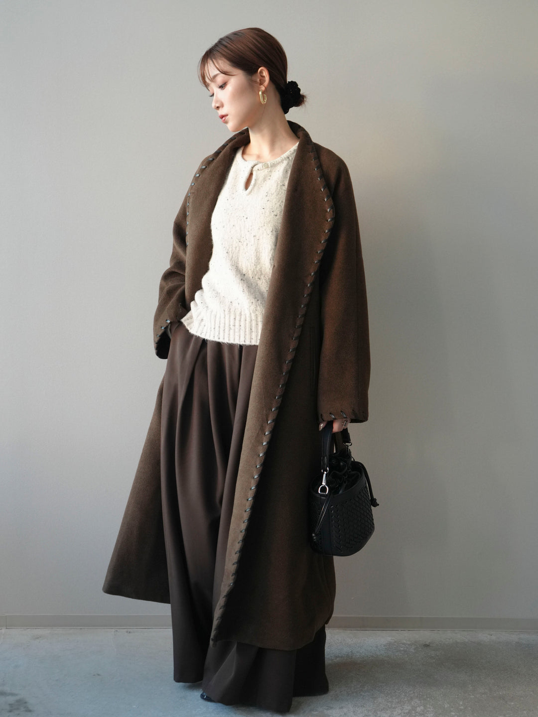 [SET]ハンドステッチ裏中綿ロングコート+ツイストネックラメネップヤーンニットプルオーバー+テープベルトタックバギーパンツ(3set)