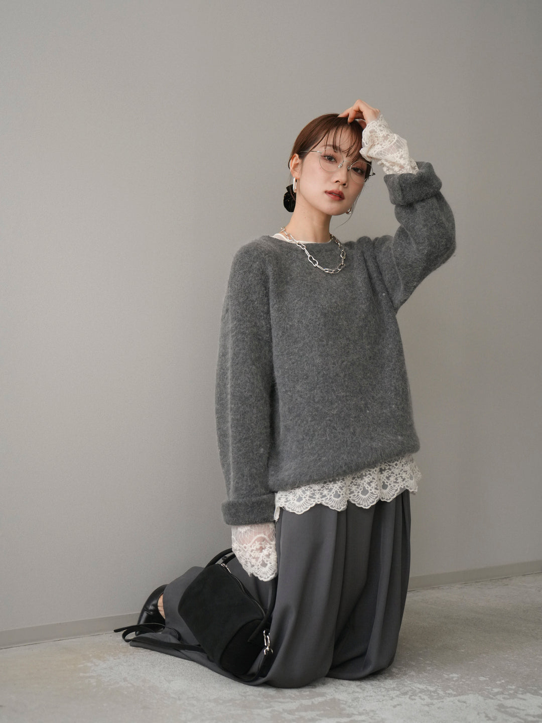 [SET]アンゴラタッチクルーネックニットプルオーバー+テープベルトタックバギーパンツ(2set)