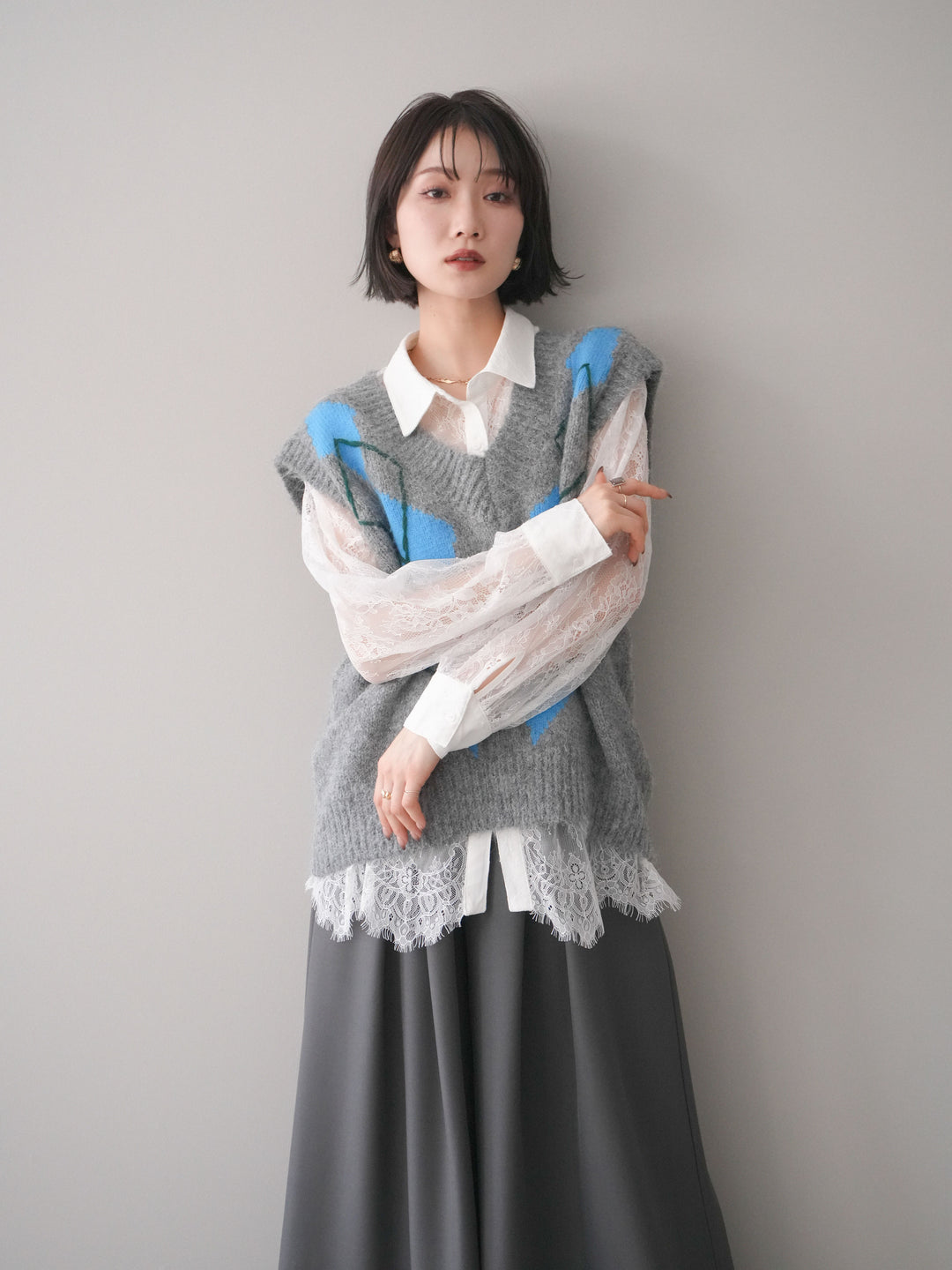 [SET]アーガイルVネックニットベスト+総レースボリュームスリーブシャツ(2set)