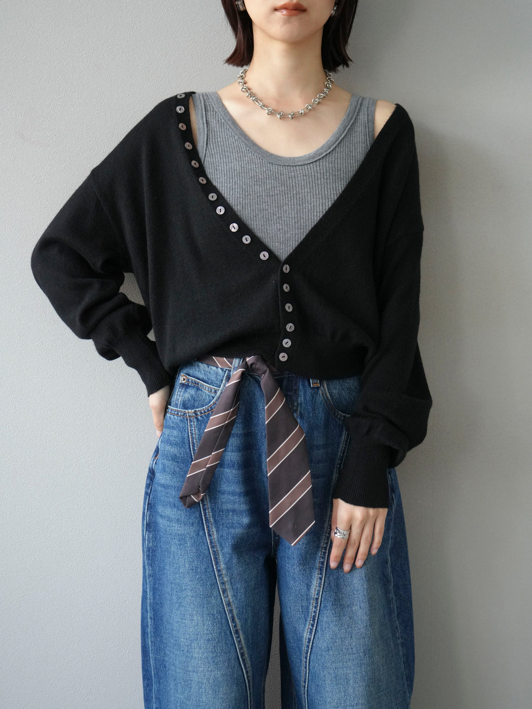 [予約]デザインボタンニットカーディガン＆タンクトップSET/ブラック