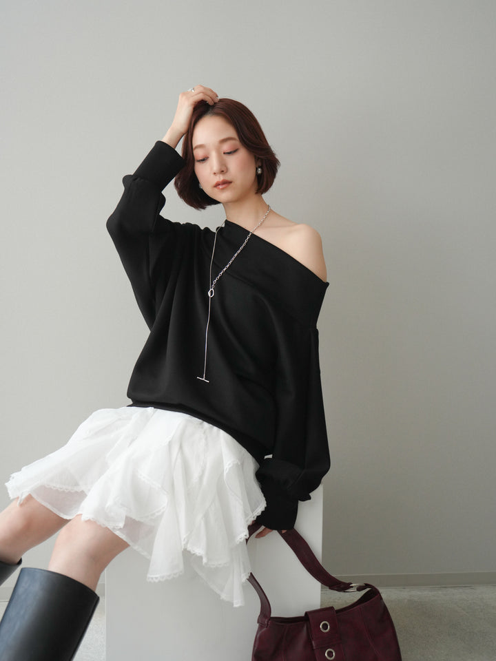 [SET]アシンメトリーオフショルポンチプルオーバー+ラッフルレースミニスカート(2set)