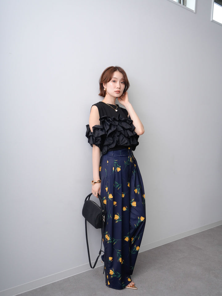 [SET]フリルドッキングノースリカットソー+フラワープリントドレープタックパンツ(2set)