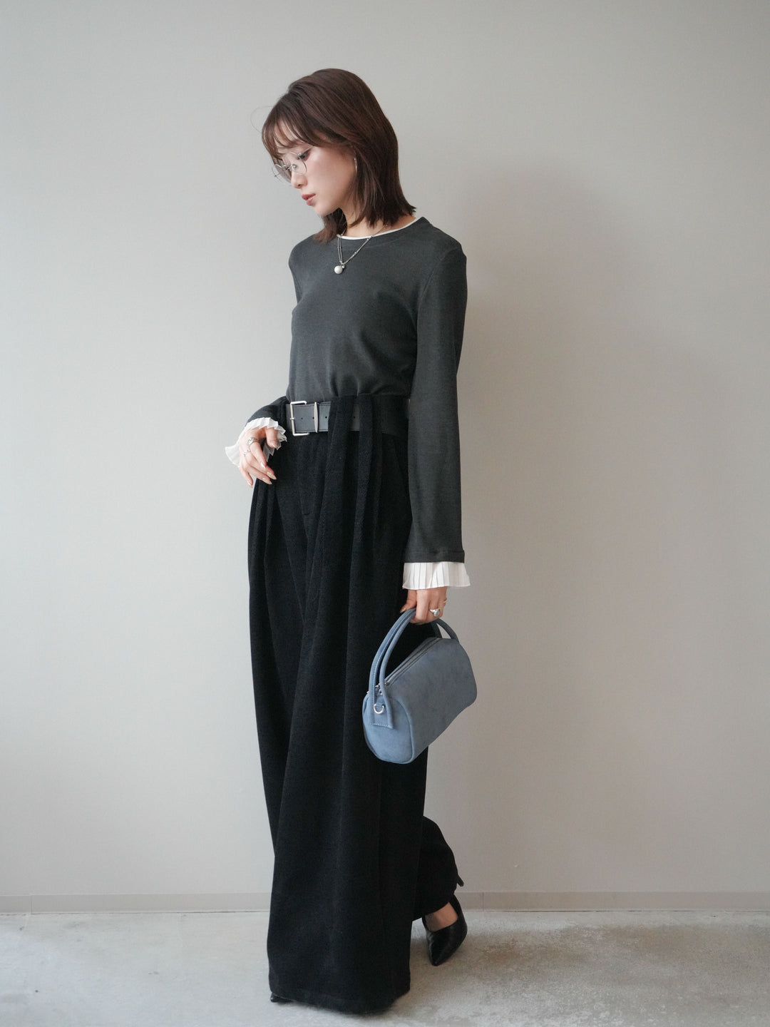 [SET]袖プリーツ配色レイヤードトップス+ベルトデザインループコールテンワイドパンツ(ベルト付き)(2set)