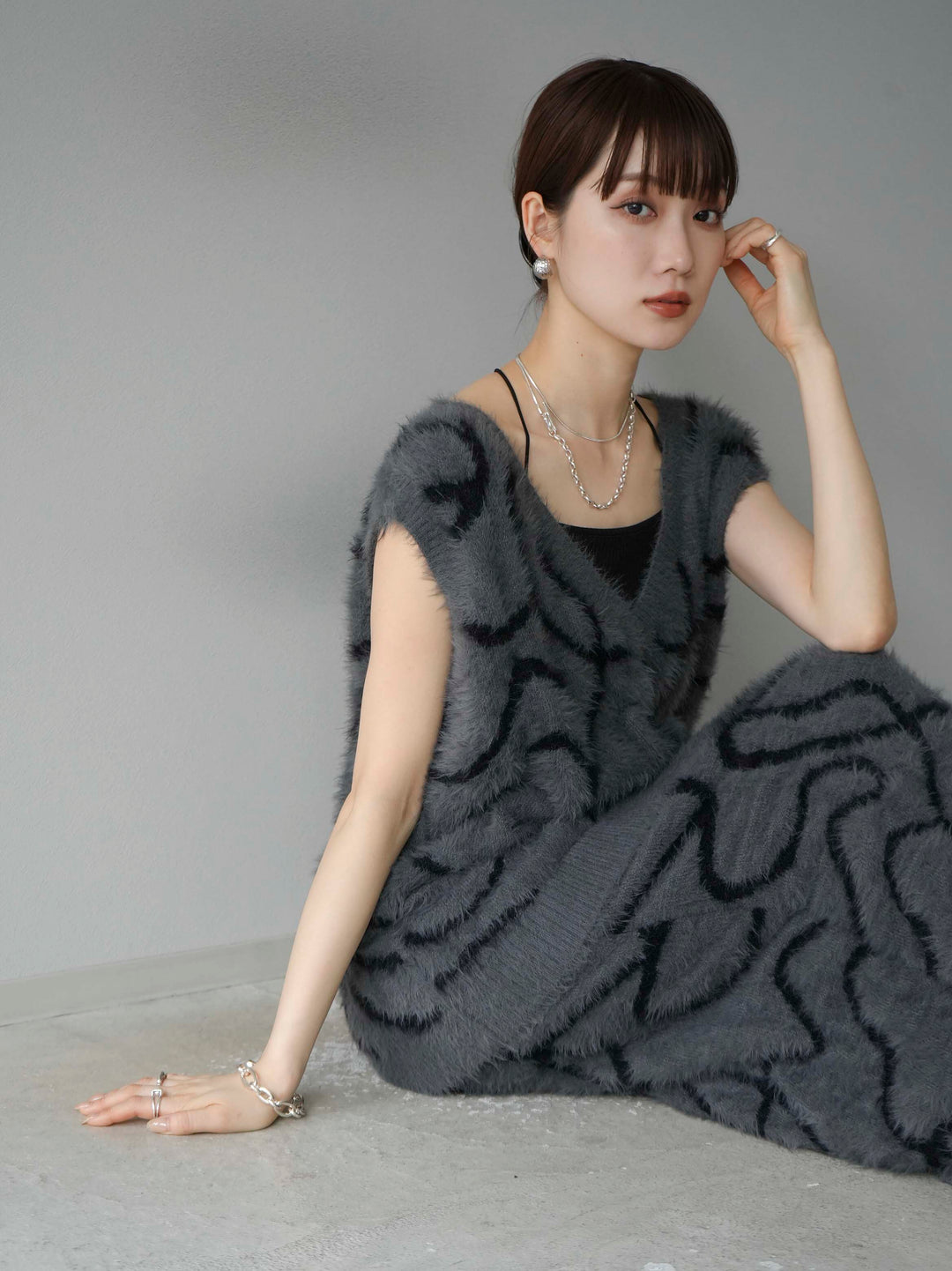 [SET] 線狀毛絨針織背心 + 線狀毛絨針織裙 (2套)