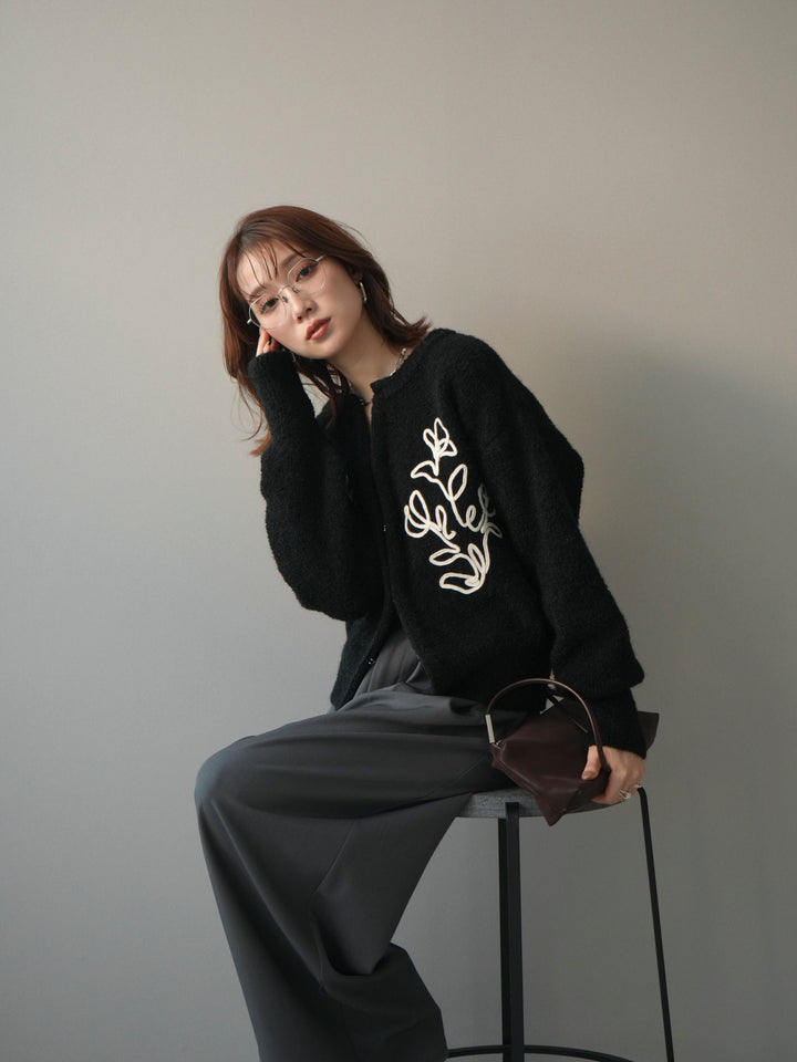 [予約]テープ刺繍ホック開きブークレニットカーディガン/black