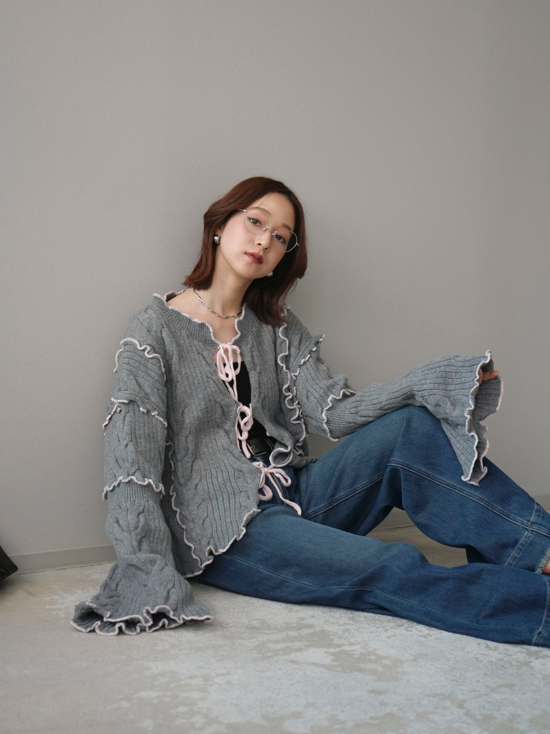 [SET]フロントリボン配色メローニットカーディガン+裏起毛裾フリンジワイドデニムパンツ(2set)