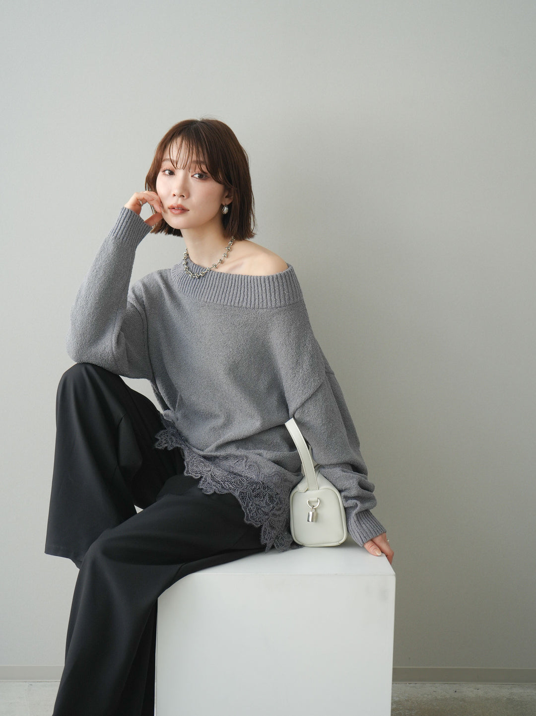 [SET]アシンメトリーレースヘムニットプルオーバー+選べるアクセセット(2set)