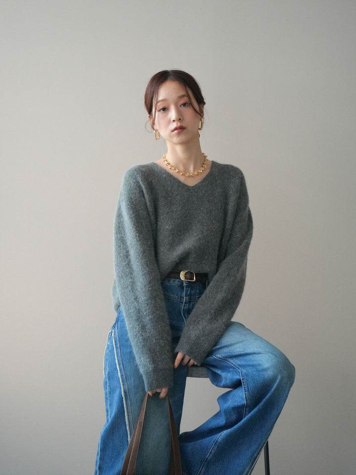 [SET]シュシュ付きアンゴラタッチVネックニットプルオーバー+サイドフリンジワイドデニムパンツ(2set)