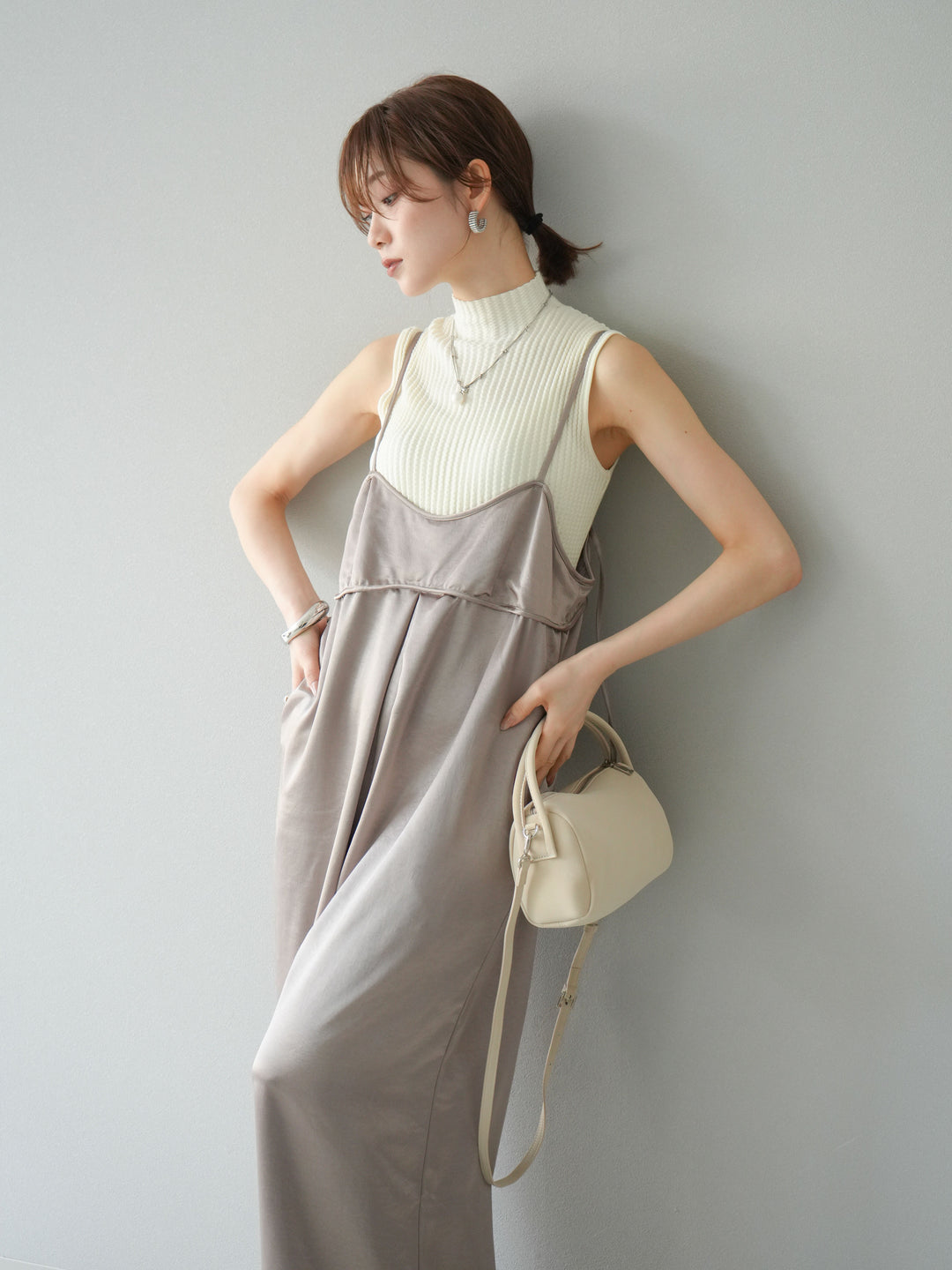 [予約]ボトルネックワッフル編みノースリーブニットトップス/オフホワイト