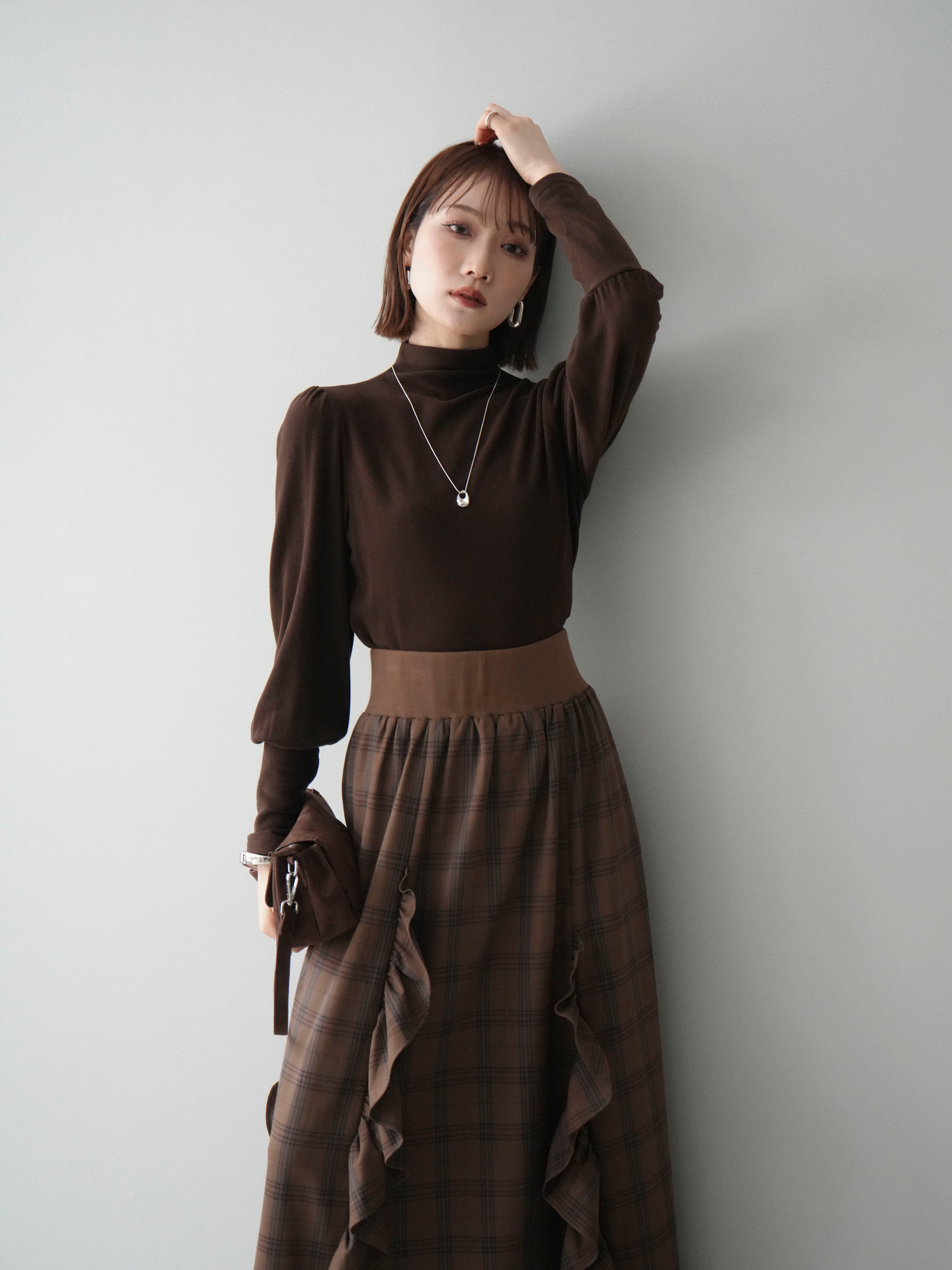 予約]プチネックパワーショルダー起毛トップス/brown – Lumier