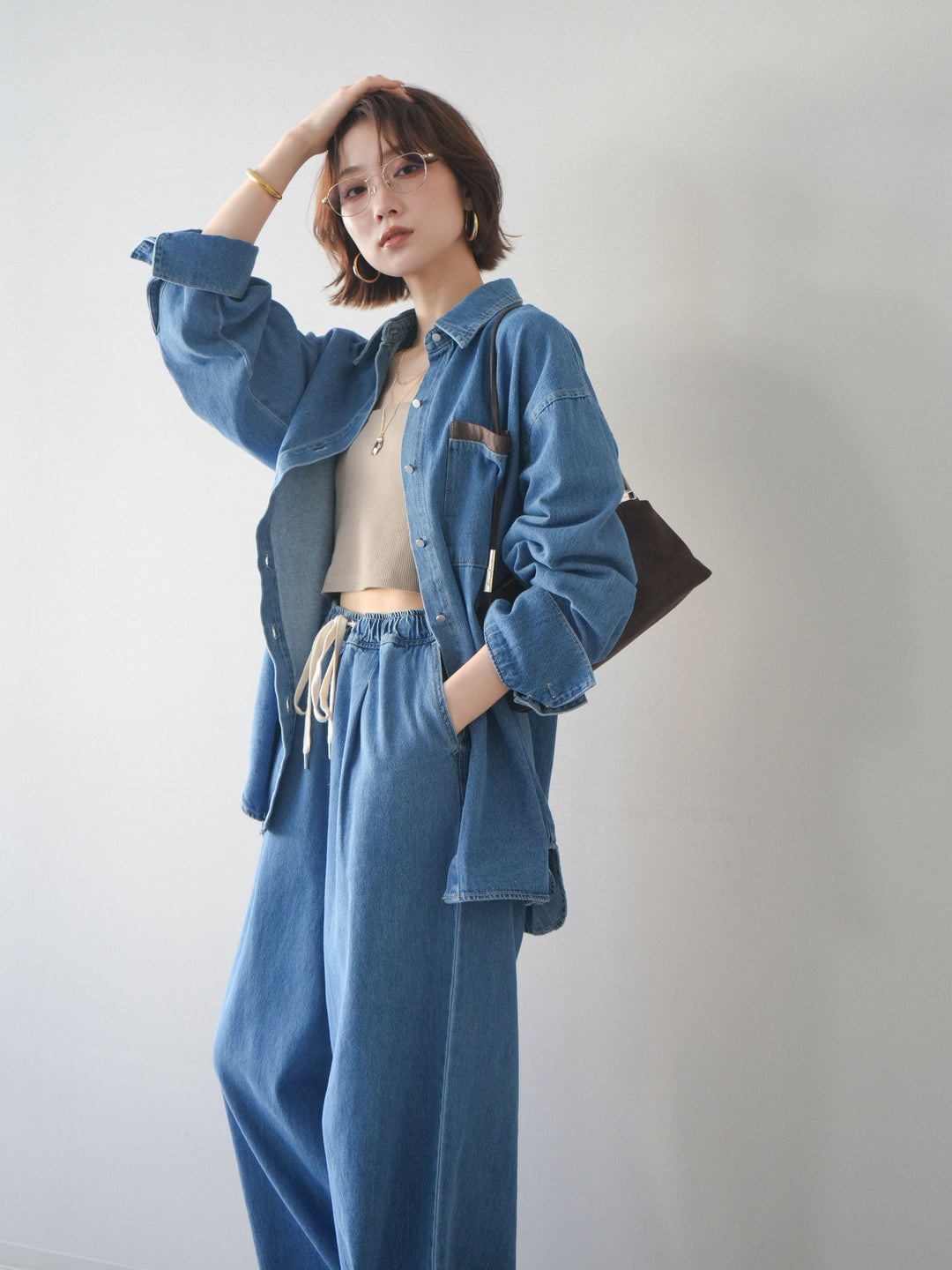 [SET]ポイントレザーオーバーデニムシャツ+ドロストワイドデニムパンツ(2set)