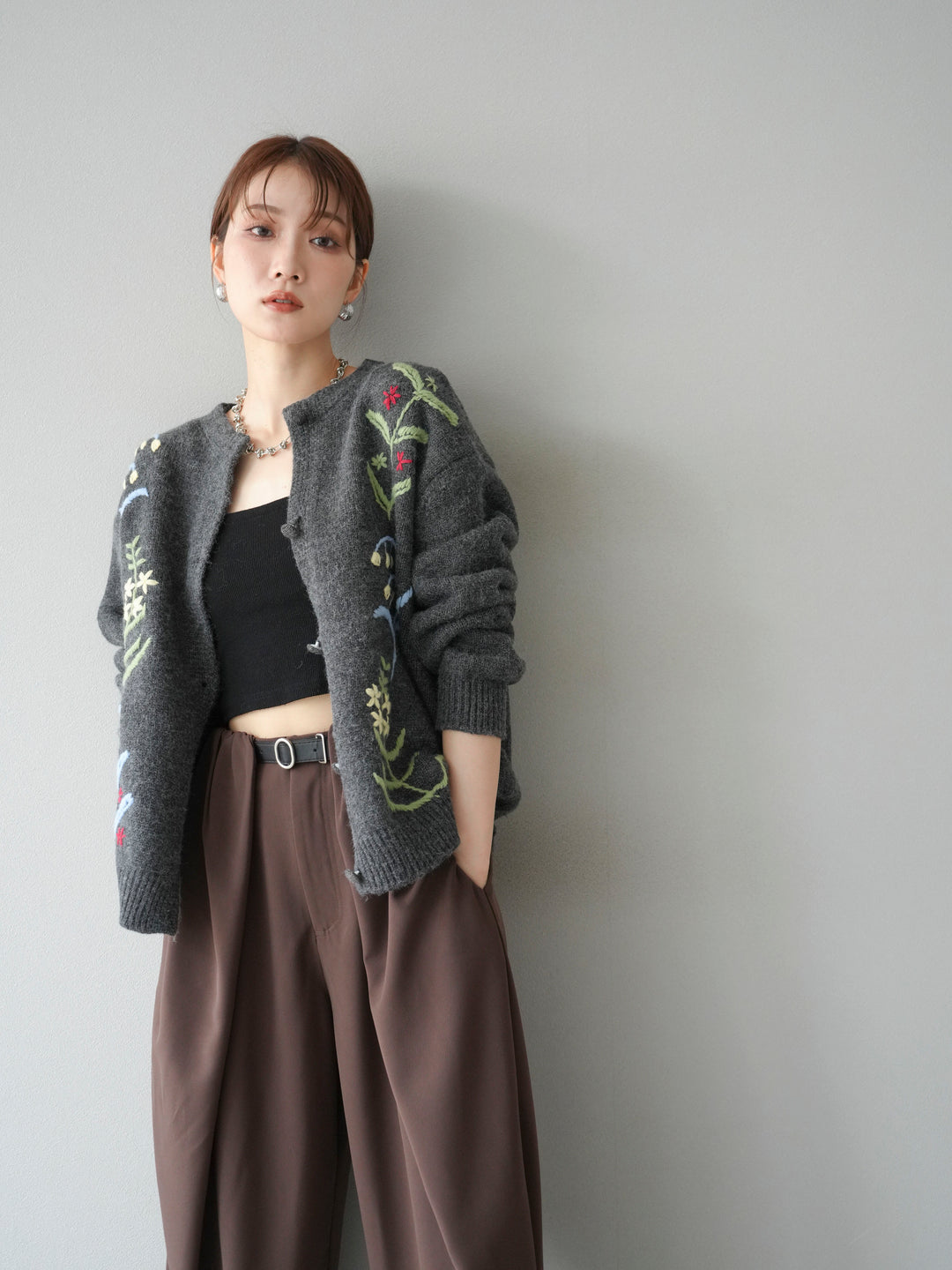 [SET]フラワー刺繍ニットカーディガン+ベルト付タックワイドパンツ(2set)