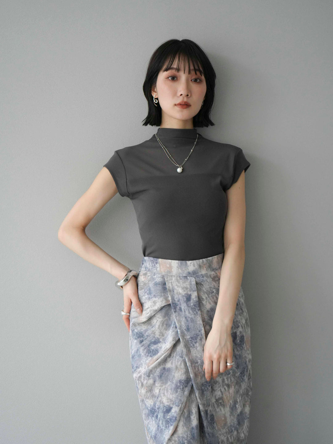 [予約]シアー切替ストレッチトップス/チャコール