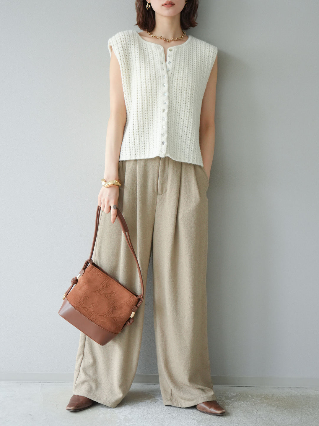 [予約]ランダムボタンニットベスト/アイボリー