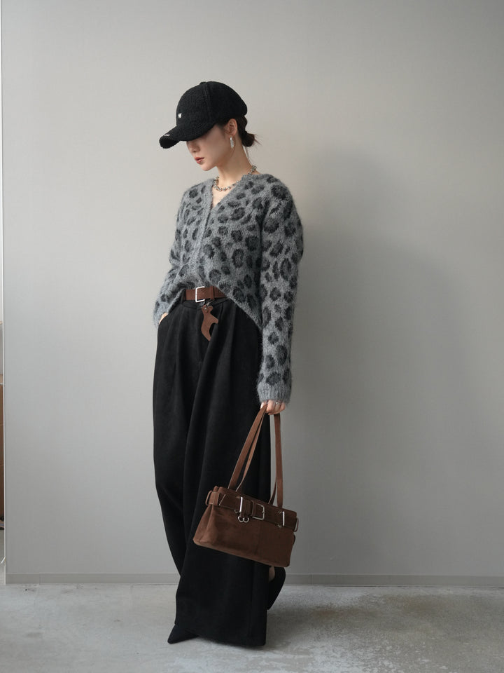 [予約]モチーフベルト付スエードタックワイドパンツ/black
