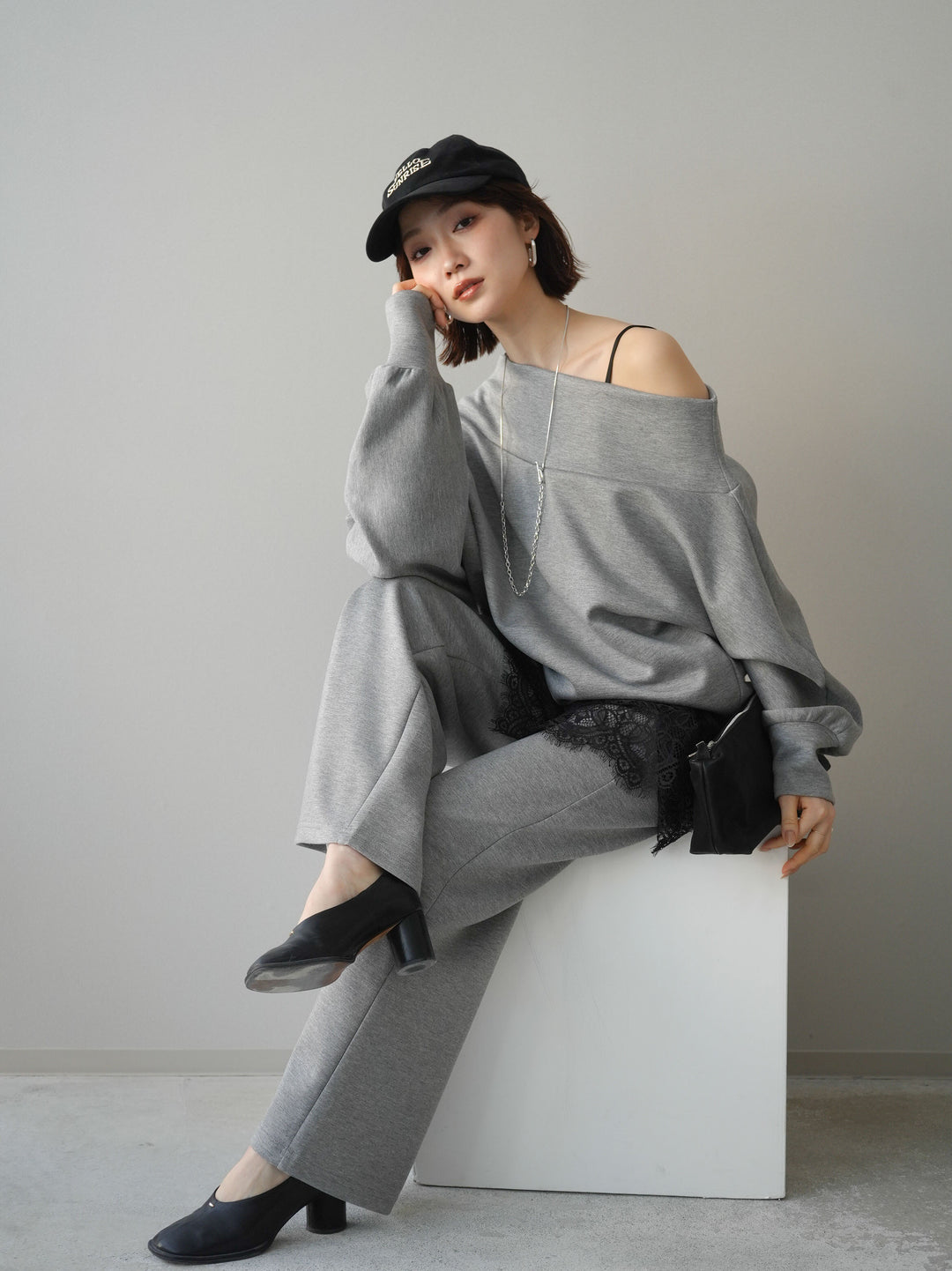 [予約]アシンメトリーオフショルポンチプルオーバー/gray