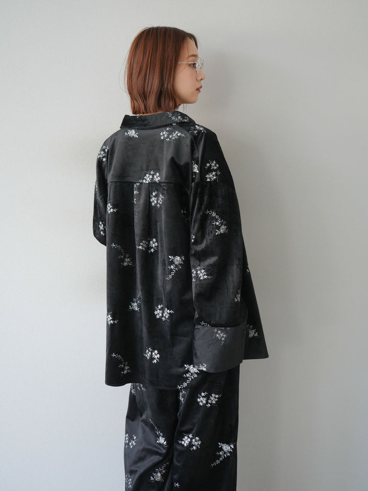 [予約]ベロアフラワーエンブロイダリーシャツ/ブラック