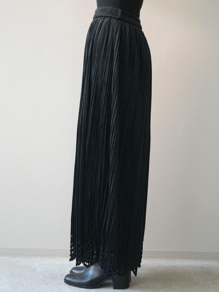 [予約]パンチングデザインスエードプリーツスカート/black
