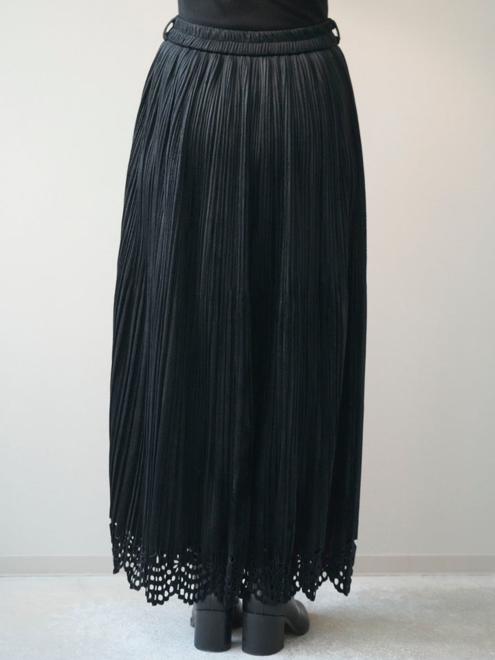 [予約]パンチングデザインスエードプリーツスカート/black