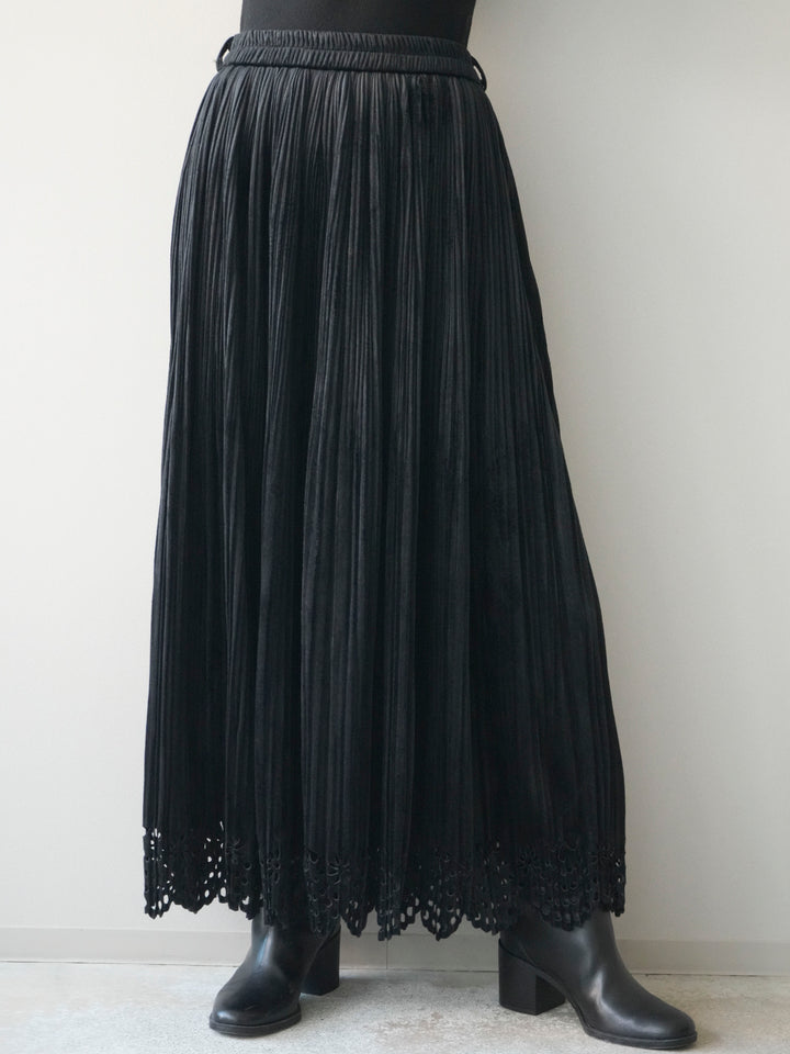 [予約]パンチングデザインスエードプリーツスカート/black