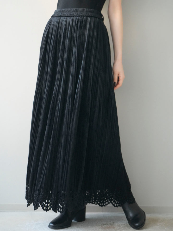 [予約]パンチングデザインスエードプリーツスカート/black