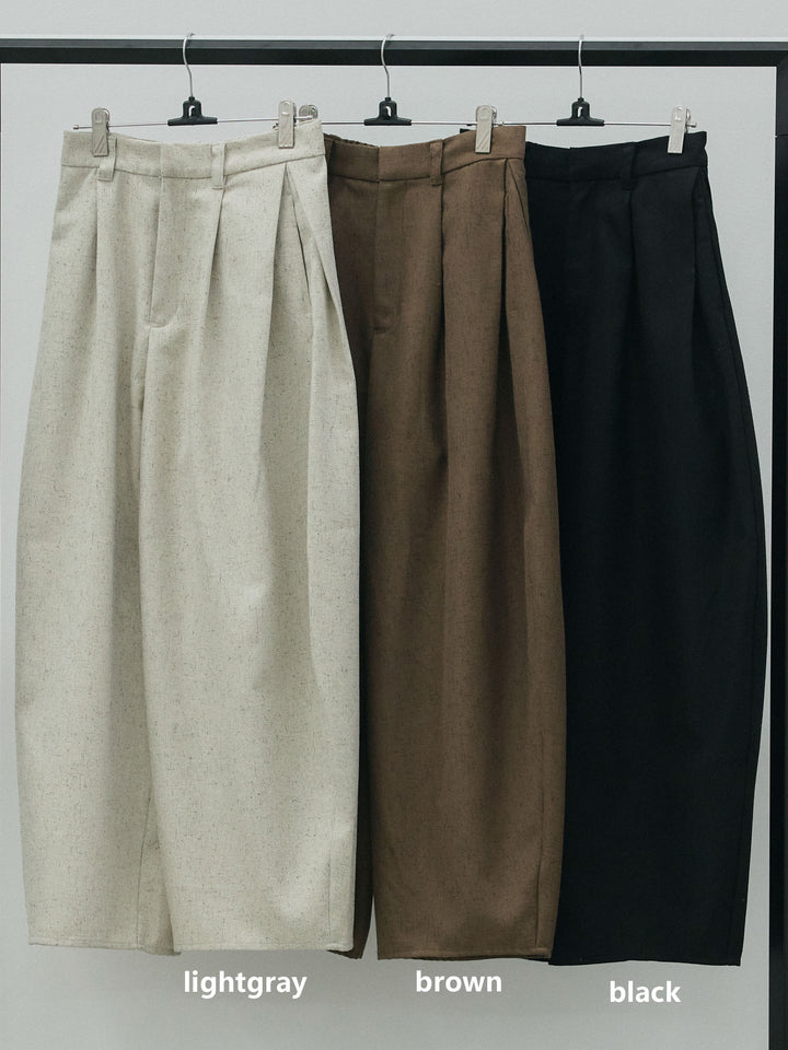 【Allure】[SET]ブローチ付ドレープ裏起毛トップス+モックスカルゼサイドタックコクーンパンツ(2set)