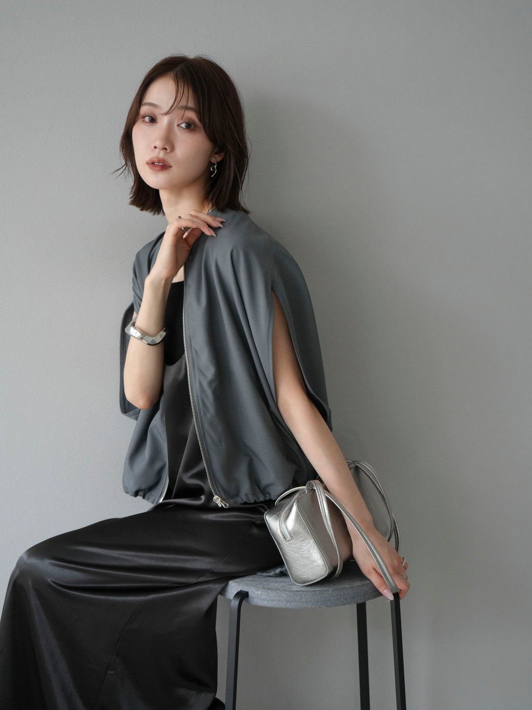 [予約]スリーブレスドロストZIPブルゾン/グレー