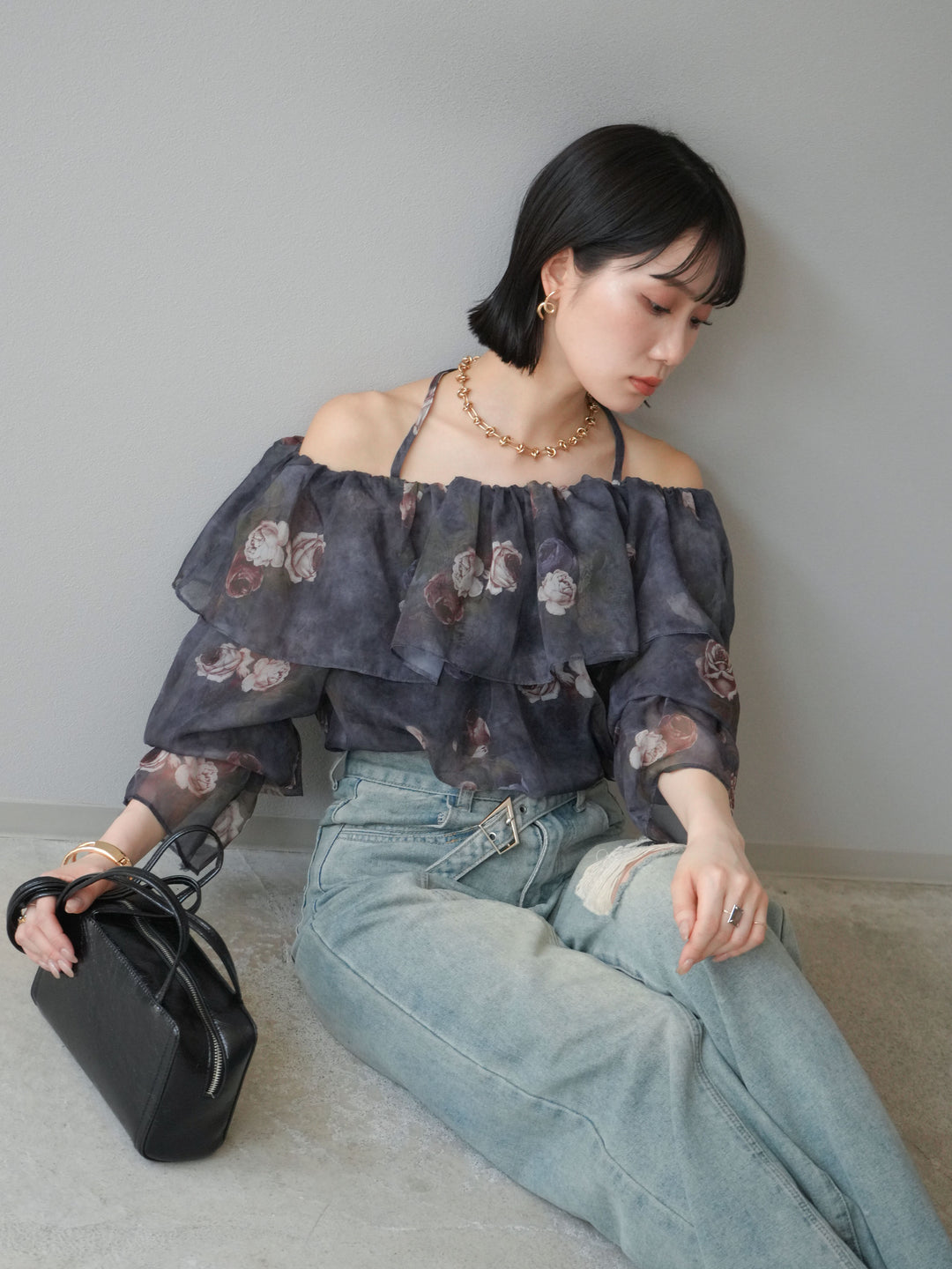 【預購】花朵露肩襯衫/藏青色