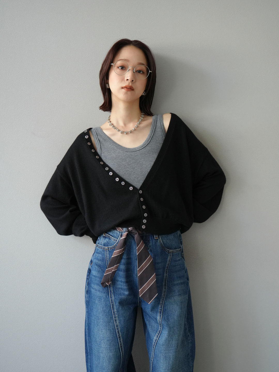 [予約]デザインボタンニットカーディガン＆タンクトップSET/ブラック