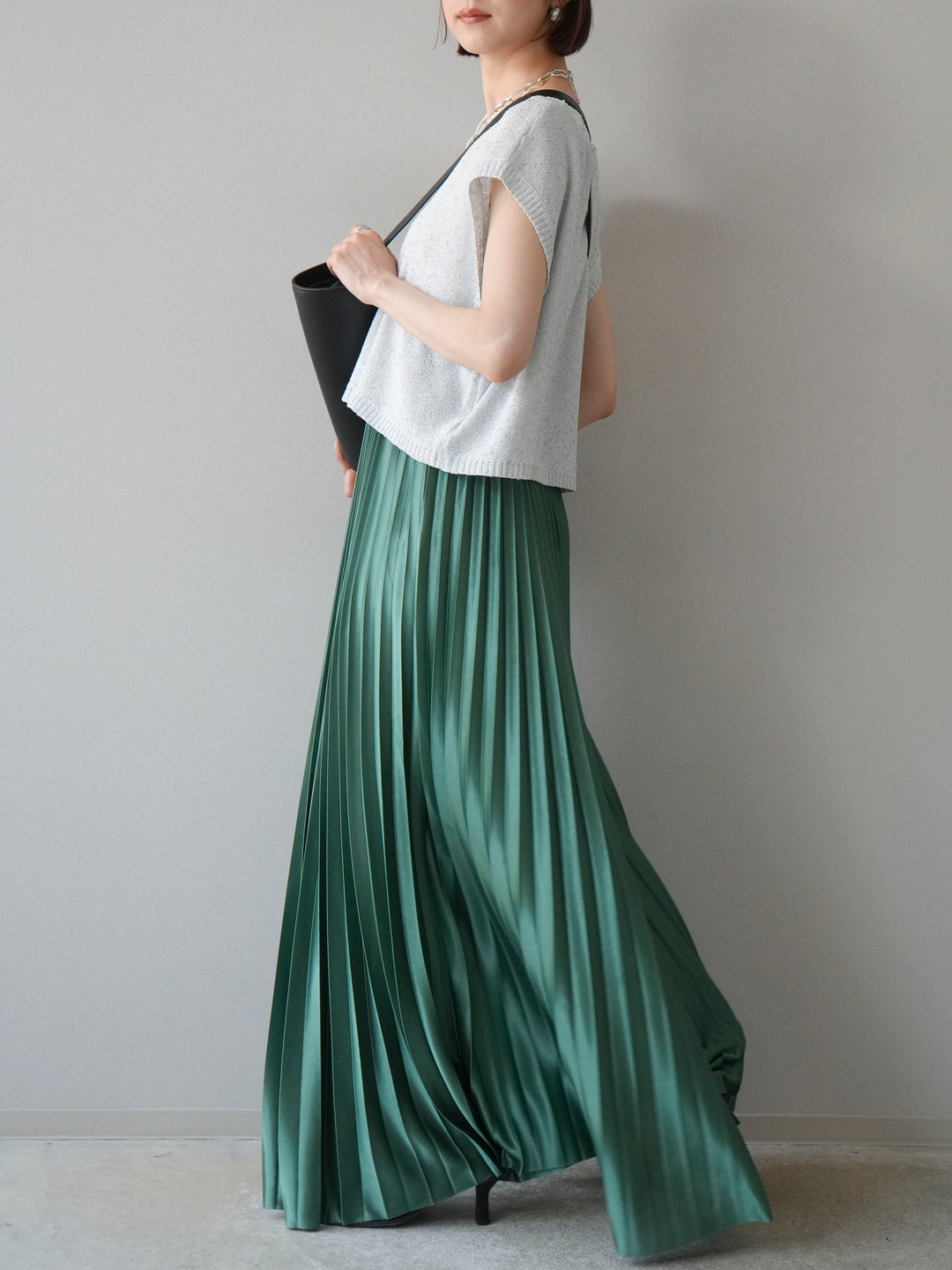 [SET]ネップヤーンクロップドニットベスト+サテンプリーツマキシスカート(2set)