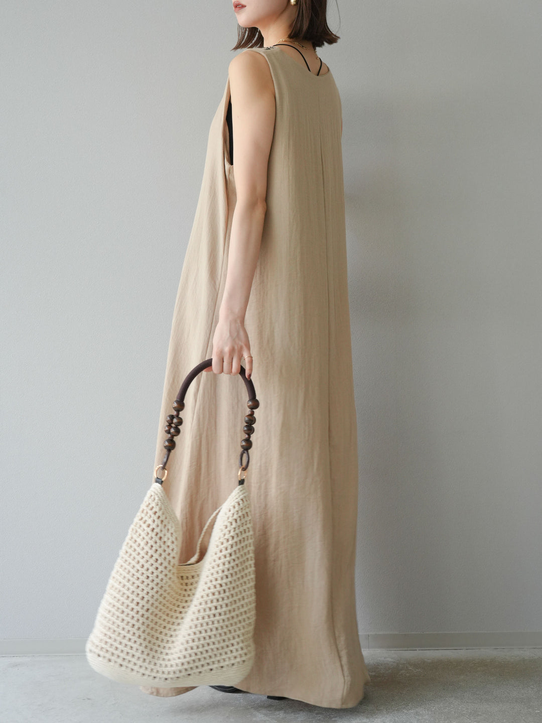 【預購】刺繡V領洋裝/米色