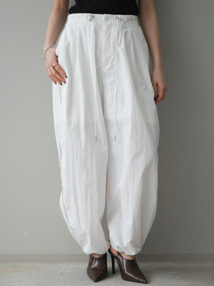 [予約]ドロストサイドラインナイロンパンツ/off