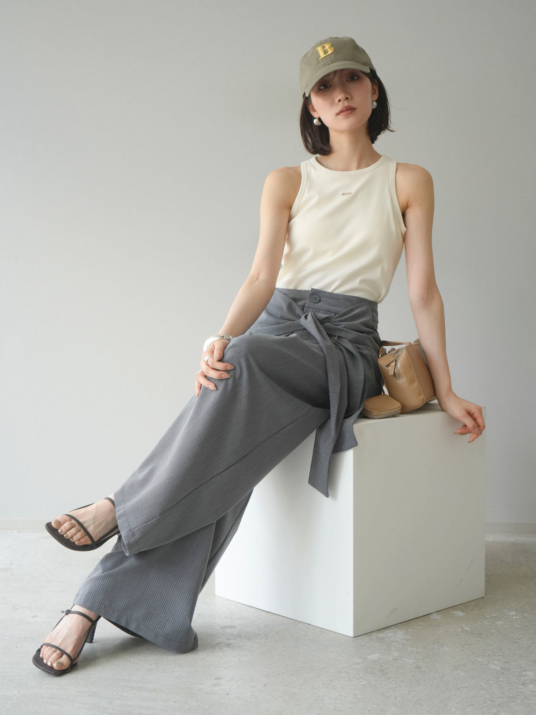 [預訂] 標誌板 American Suri 背心/象牙色