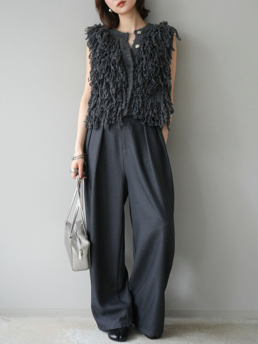 [予約]レザーパイピングタックワイドパンツ/グレー