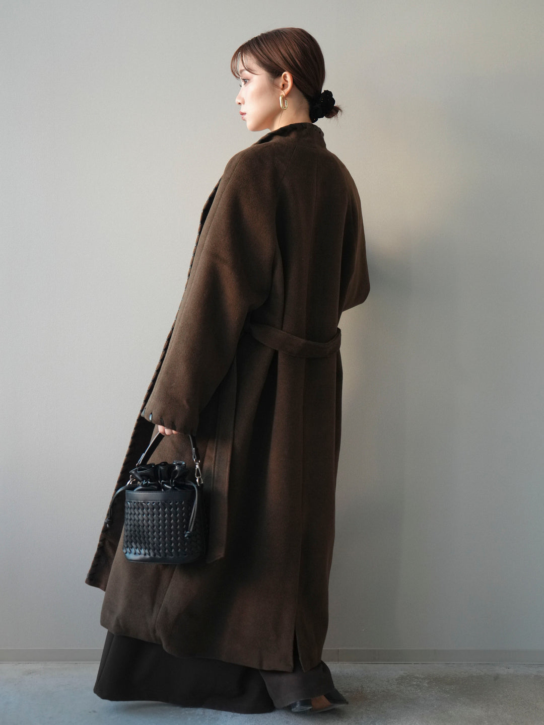 [SET]ハンドステッチ裏中綿ロングコート+ツイストネックラメネップヤーンニットプルオーバー+テープベルトタックバギーパンツ(3set)