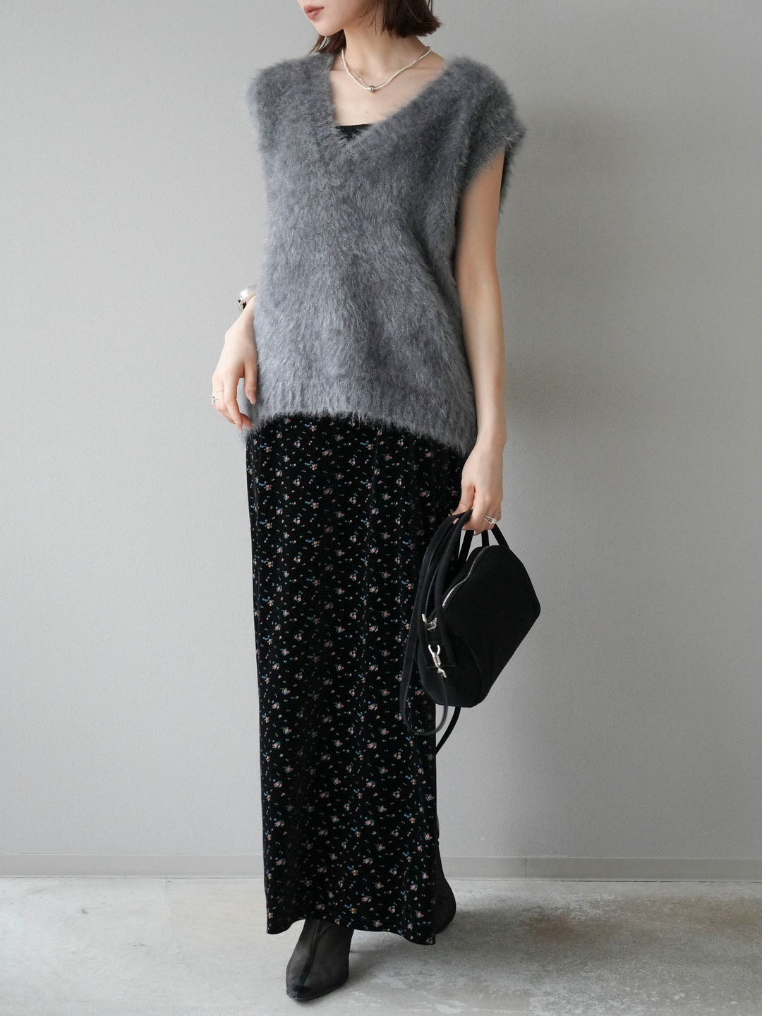 [予約]ベロアフラワープリントIラインスカート/ブラックxイエロー