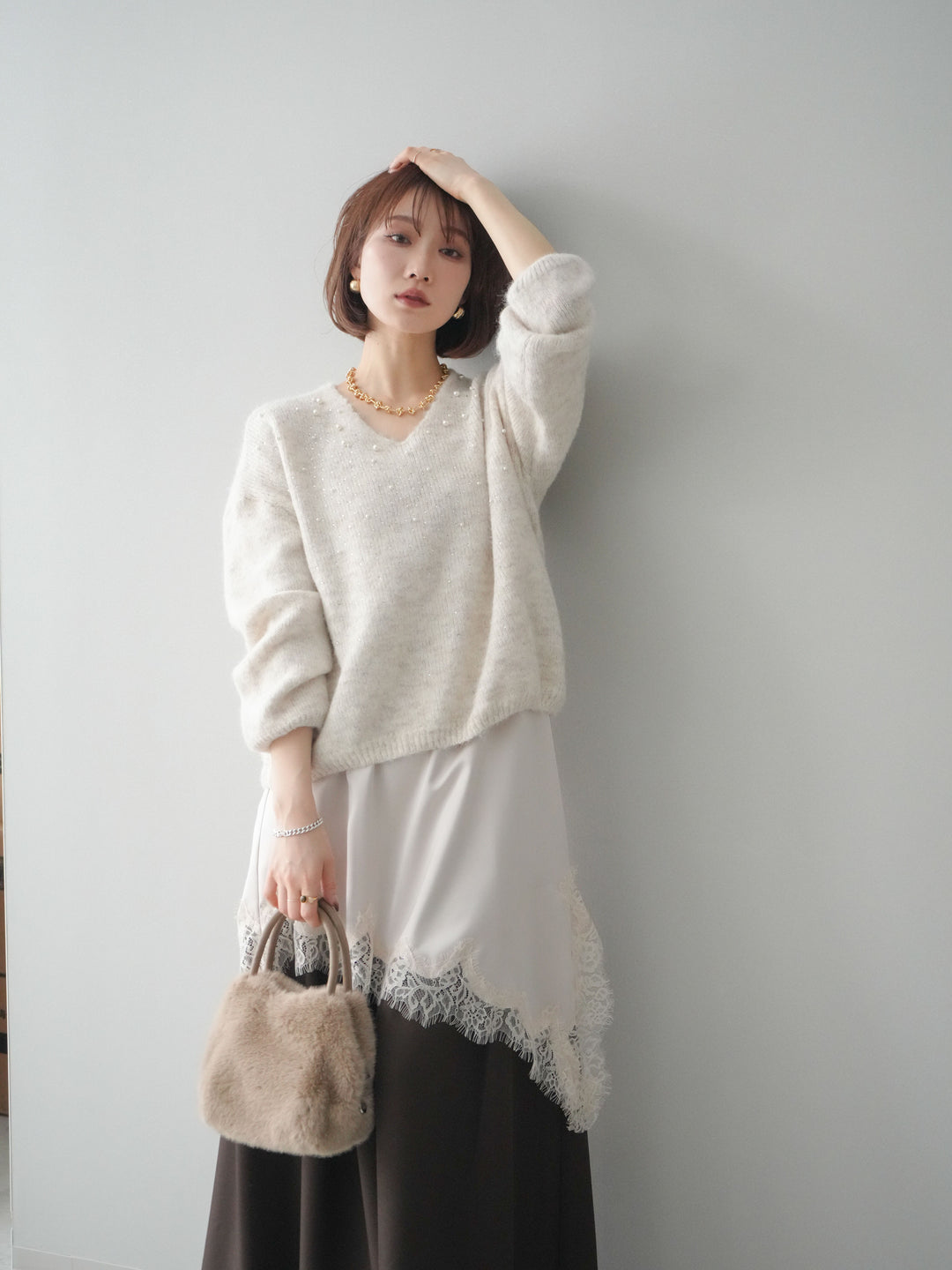 [SET]パール×ビジューVネックニットプルオーバー+アシンメトリーサテンレースキャミソール+テープベルトタックバギーパンツ(3set)