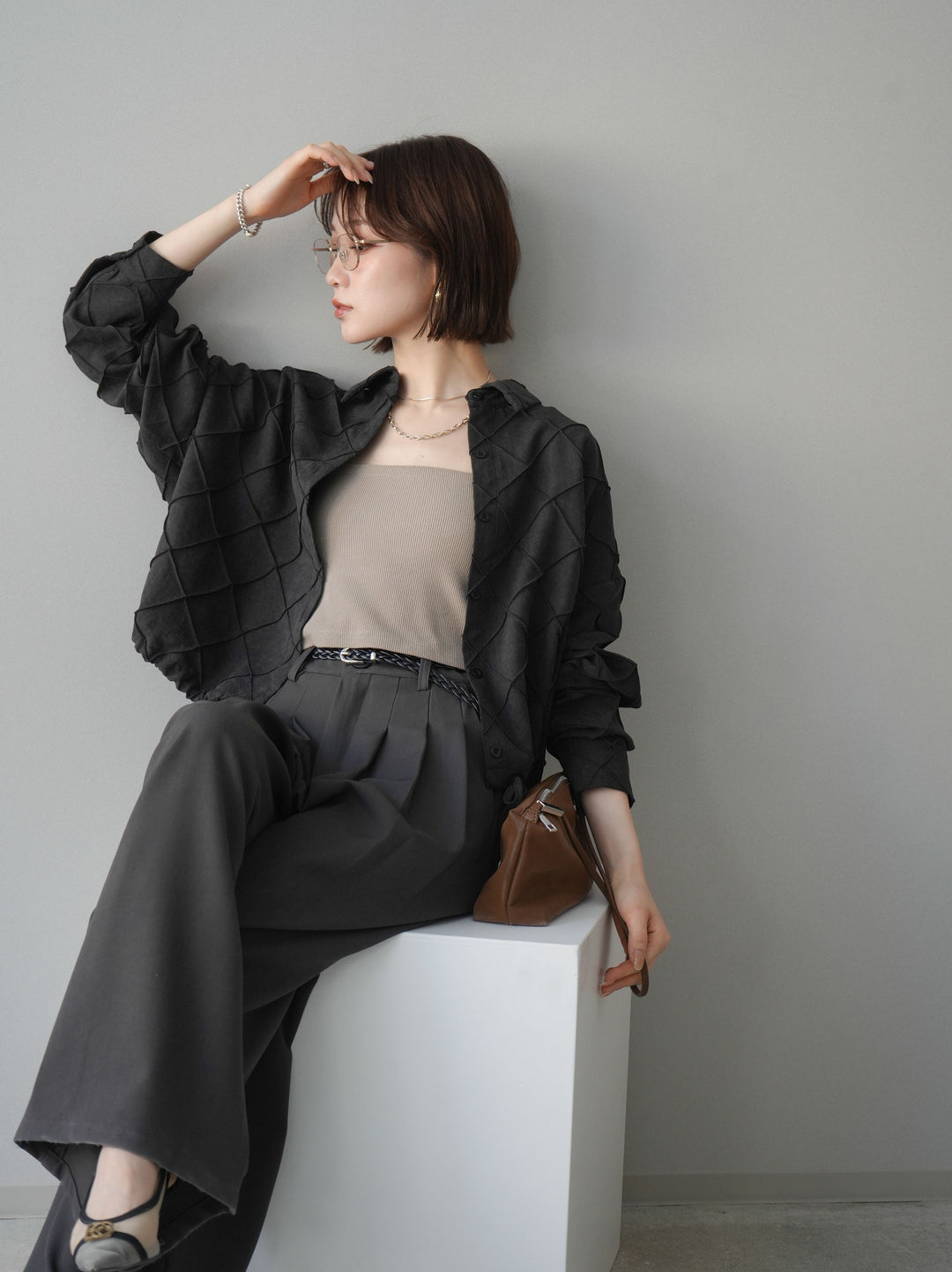 [SET]パイピングクロスデザインブラウス+編み込みベルト付タックワイドパンツ(2set)