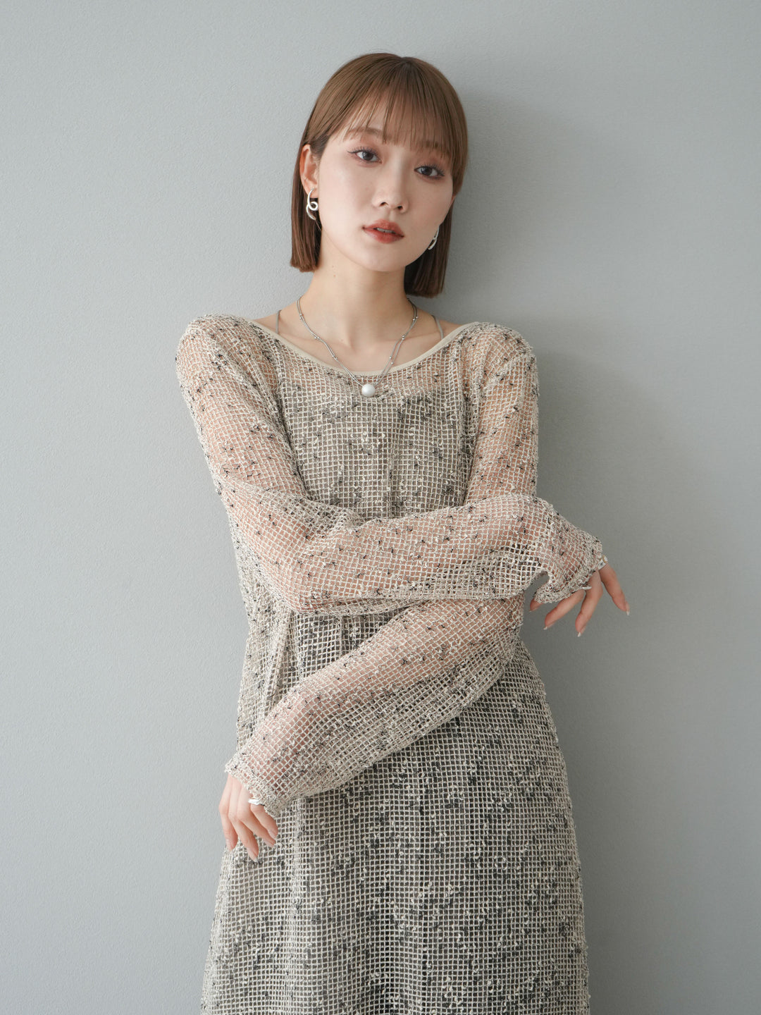 [預購] 鏤空網眼露背洋裝/象牙白