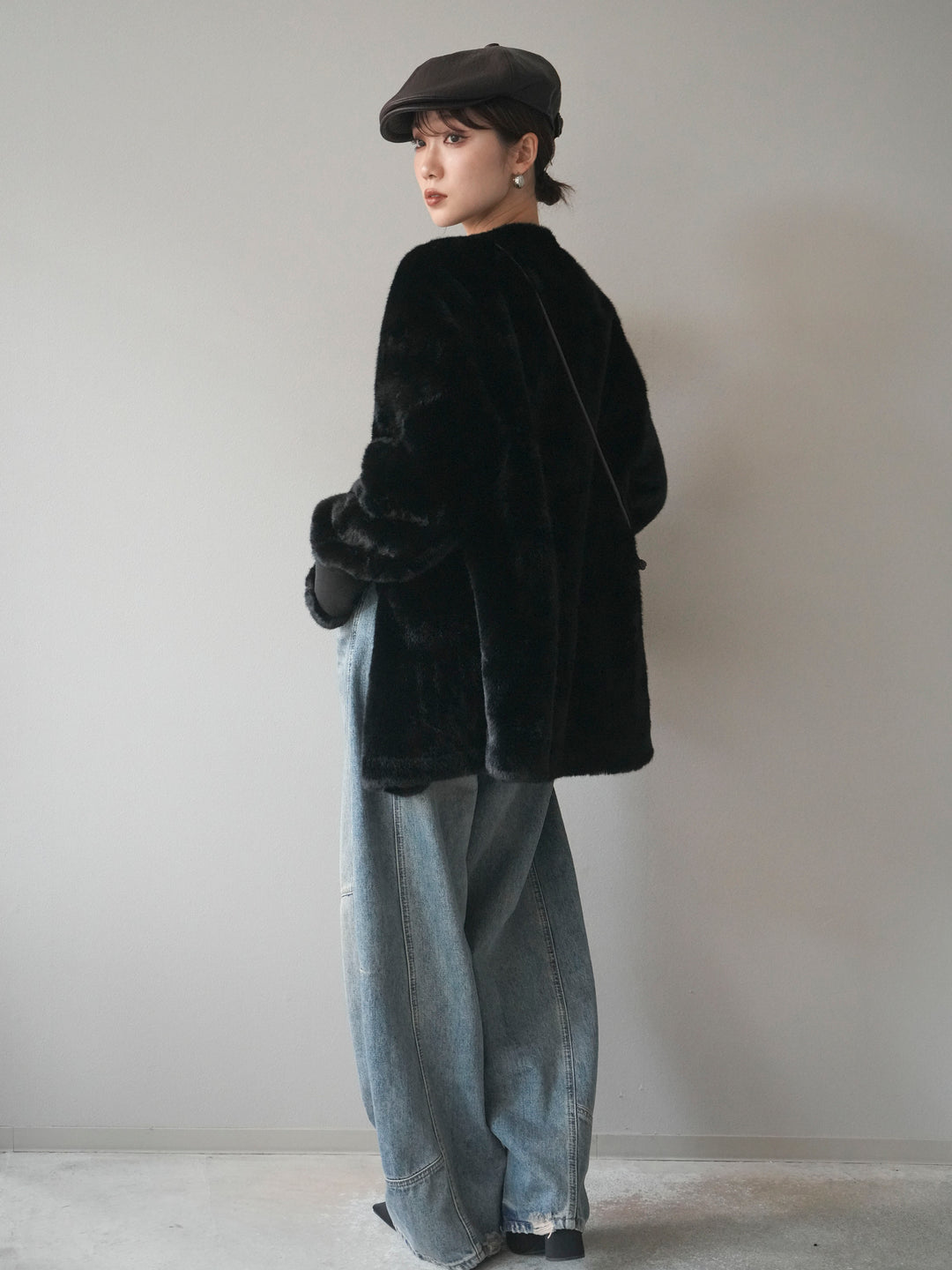 [SET]バッグ付エコファーノーカラーコート+ベルト付カーブデニムパンツ(2set)