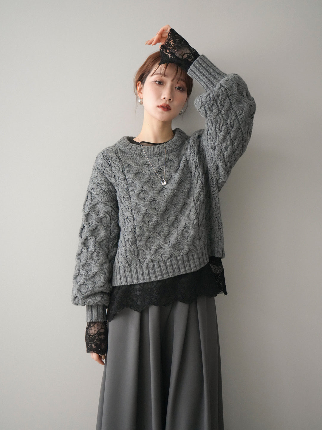 [予約]バルキーケーブルクロップドニットプルオーバー/charcoal