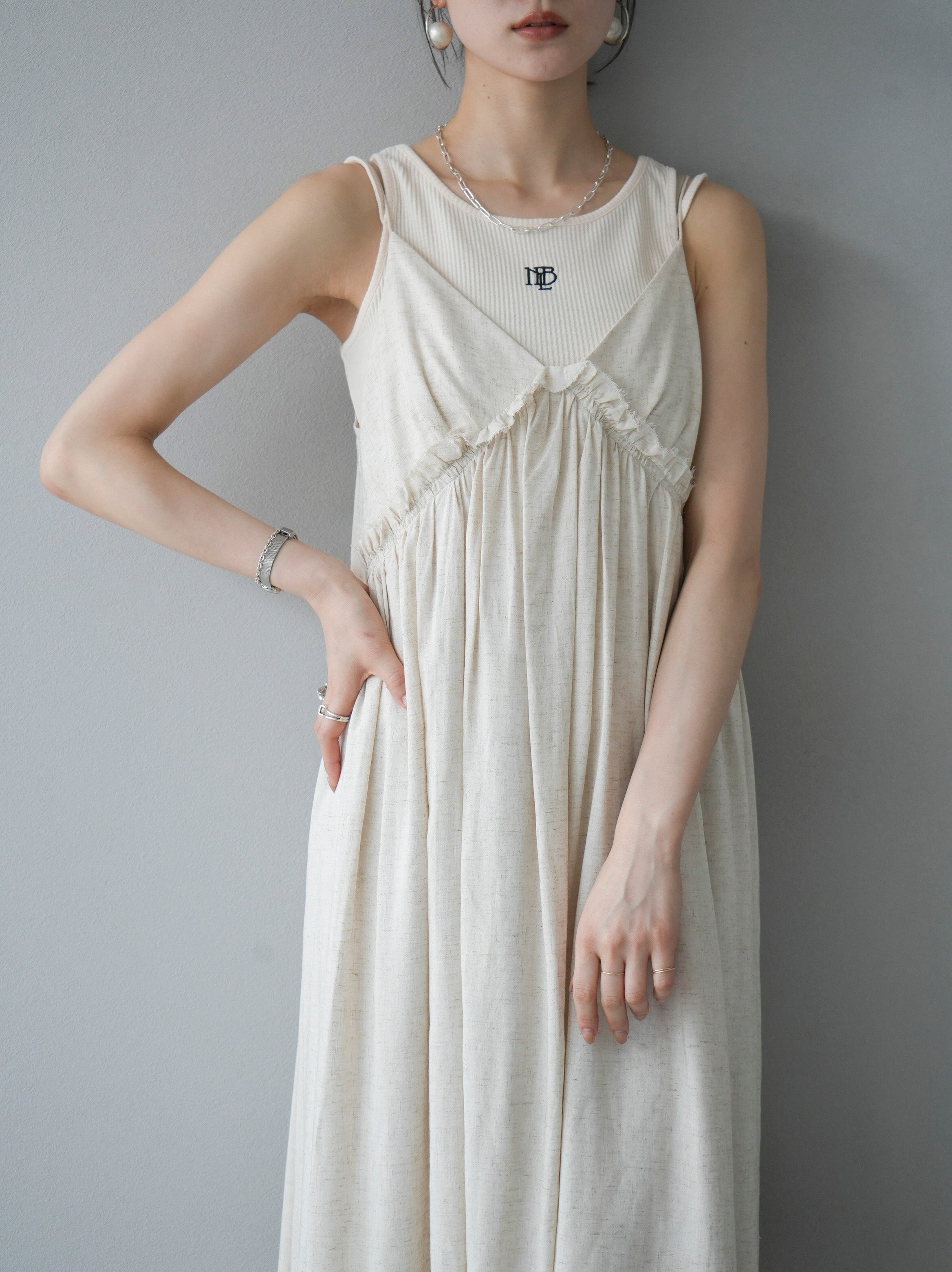 予約]ロゴタンクトップ/アイボリー – Lumier